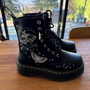 DR. MARTENS JADON CELESTIAL MOTH EMBROIDERED PLATFORM BOOT BLACK